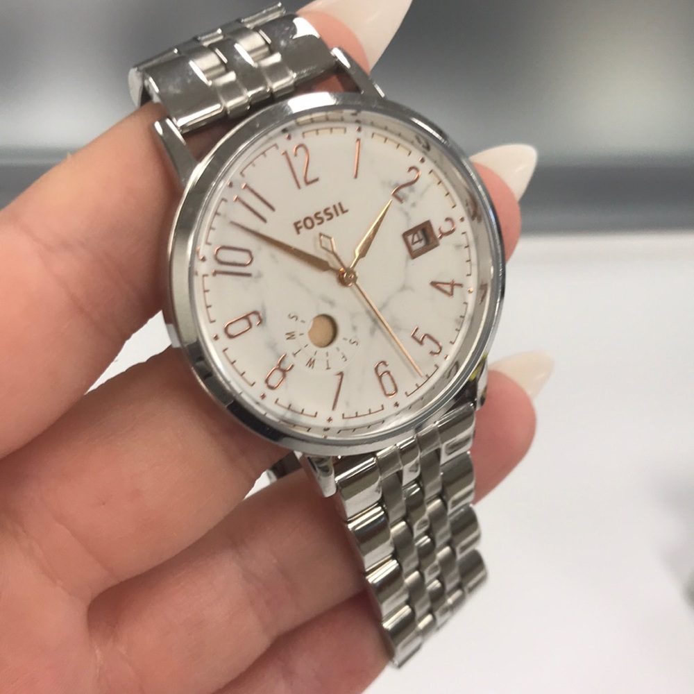 Fossil vintage muse